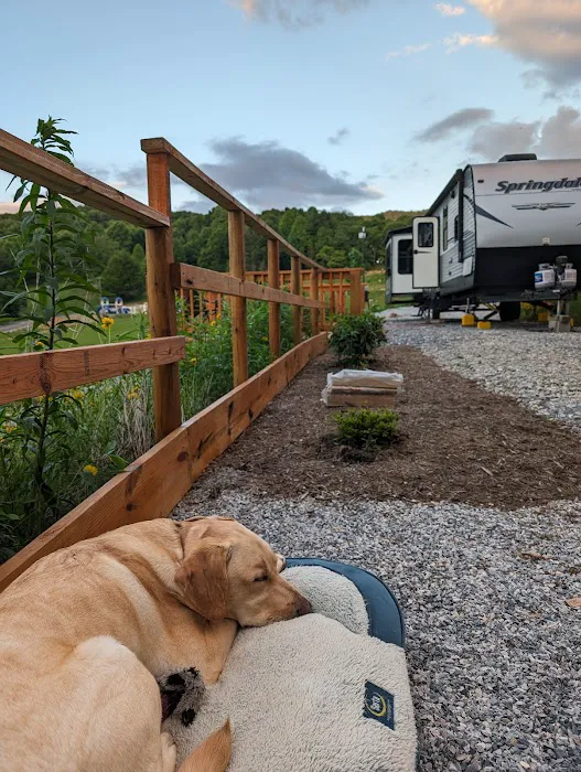 Three Peaks RV Resort Picture 3