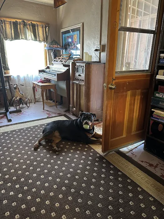 The Rock House; Thunderbird Lodge Retreat Picture 3