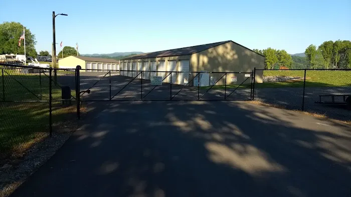 Lake Retreat Picture 2