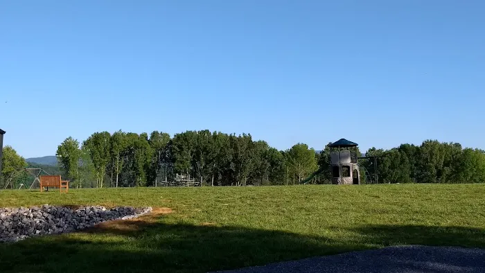 Lake Retreat Picture 5