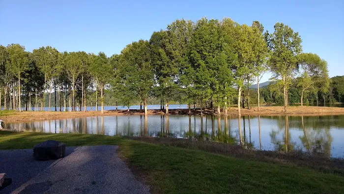 Lake Retreat Picture 8