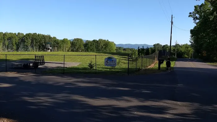 Lake Retreat Picture 3