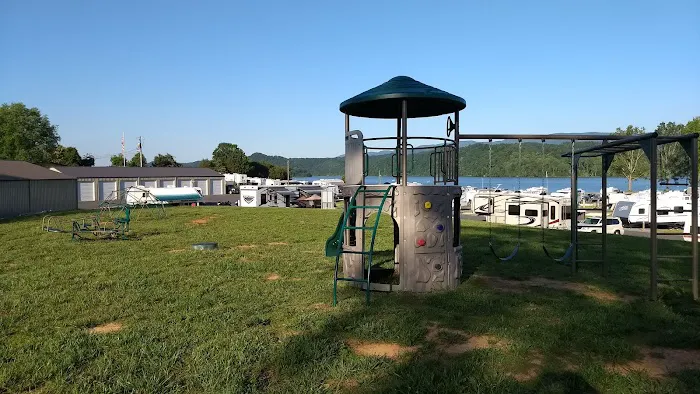 Lake Retreat Picture 10