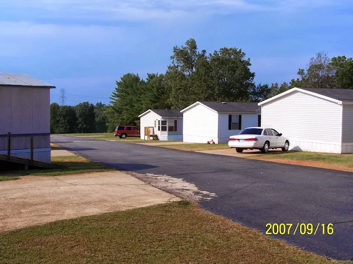 Pinebrook Mobile Home Community Picture 2