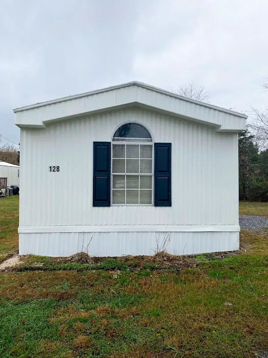 Cedar Creek MHC Picture 9