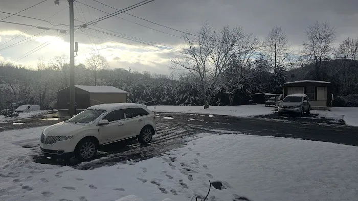 Cave Hill Manor Mobile Home Park Picture 3