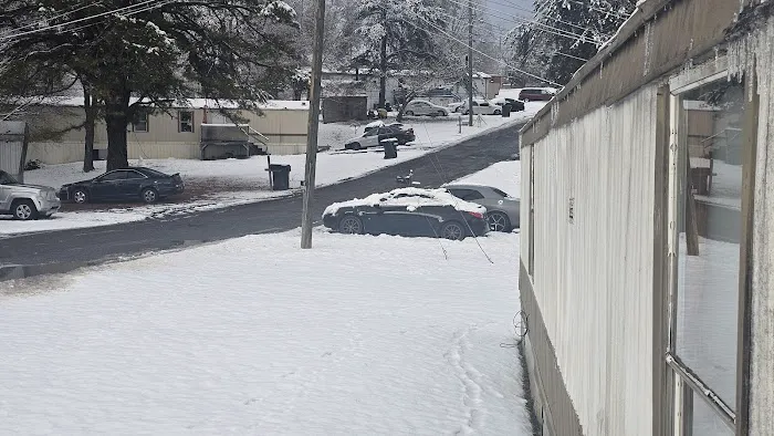 Cave Hill Manor Mobile Home Park Picture 4