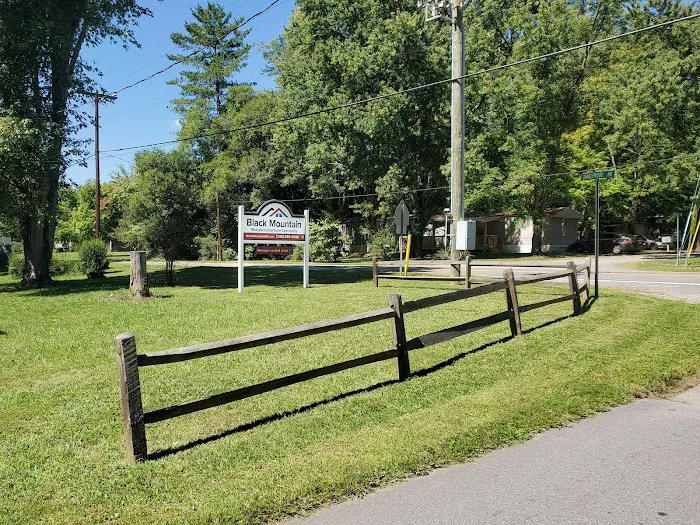 Black Mountain Manufactured Home Community Picture 8