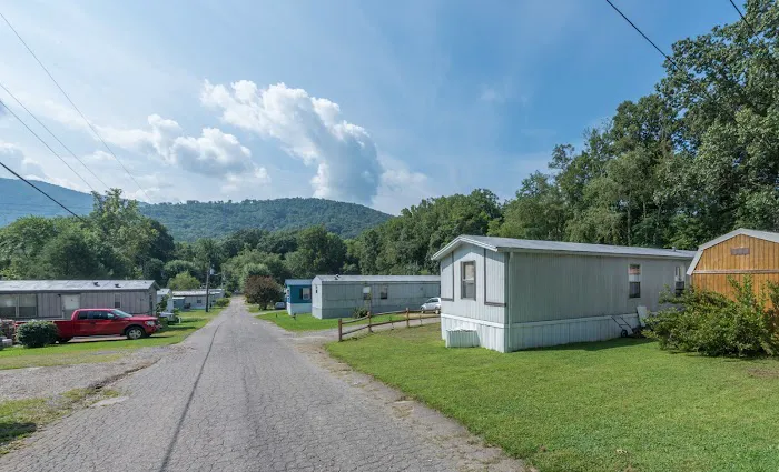 Black Mountain Manufactured Home Community Picture 6