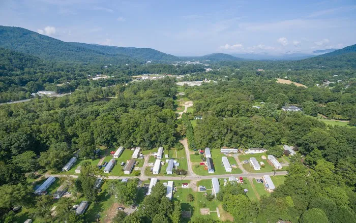Black Mountain Manufactured Home Community Picture 3
