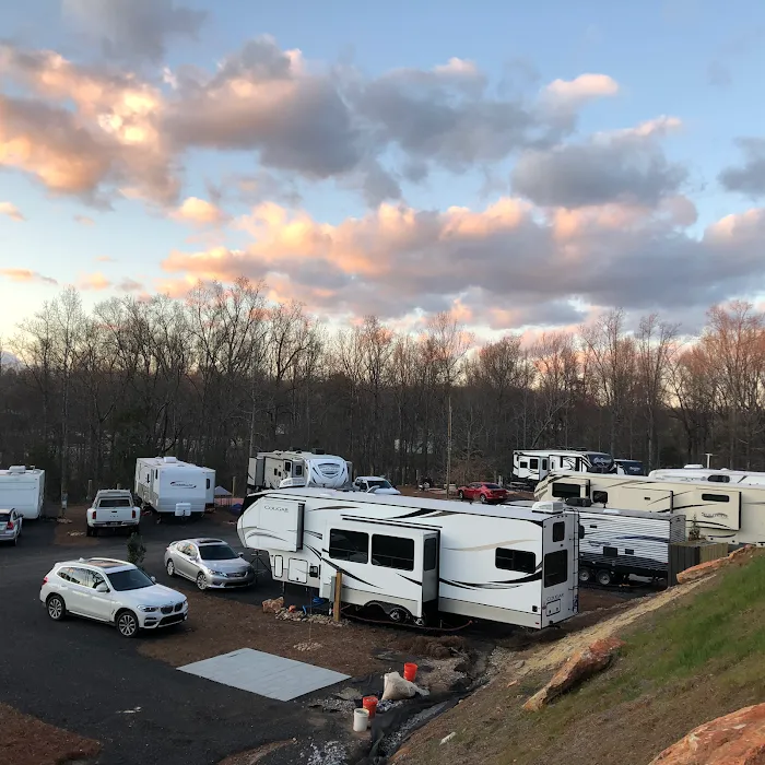 Whispering Winds RV Park Picture 9