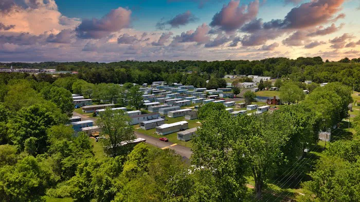 Ravenwood Manufactured Housing Community Picture 1