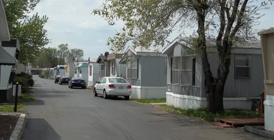 Ravenwood Manufactured Housing Community Picture 4