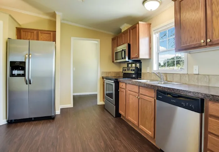 Ravenwood Manufactured Housing Community Picture 10