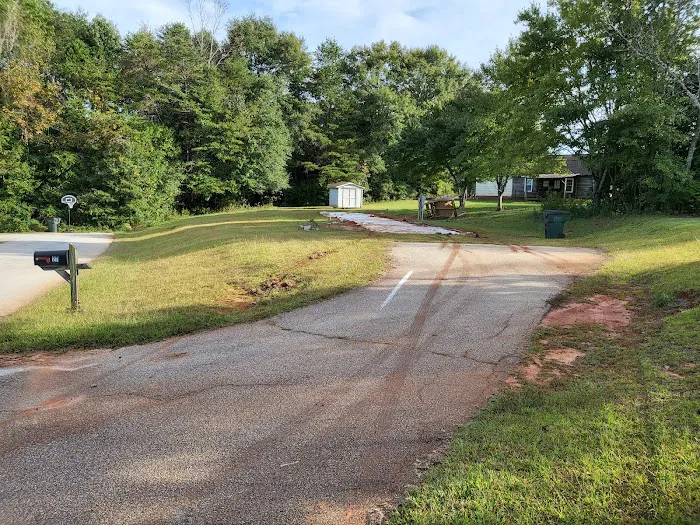 Milford Manor Mobile Home Park Picture 9