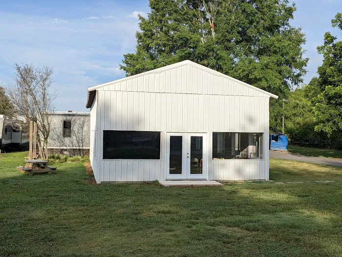 Southern Shade RV Park Picture 3