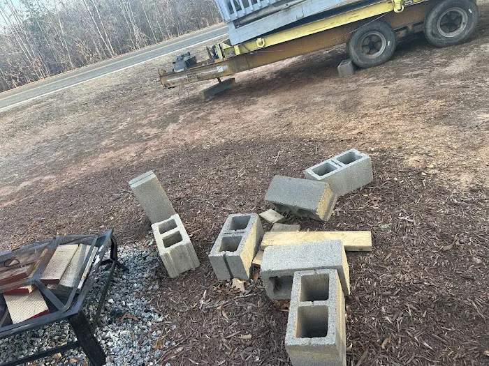 Johnny Franklin's Mobile Home Picture 3