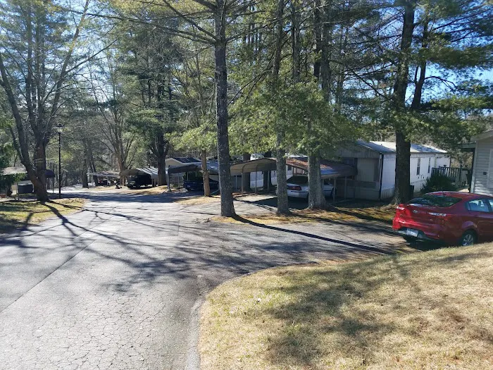 Camelot Senior Mobile Home Park Picture 3