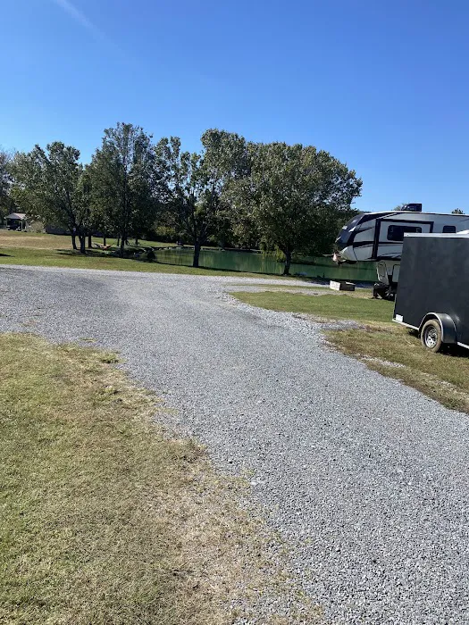 Around Pond South RV Park Picture 5