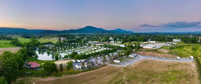 Around Pond South RV Park Picture 8