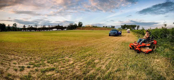 Around Pond South RV Park Picture 7