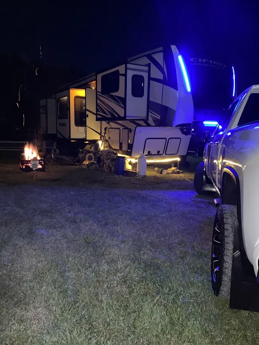 Around Pond South RV Park Picture 4