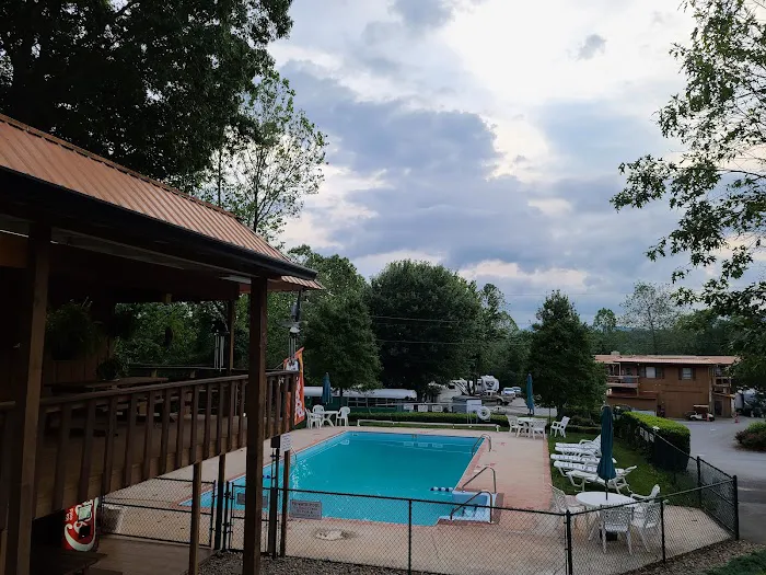 Asheville Bear Creek RV Park Picture 3