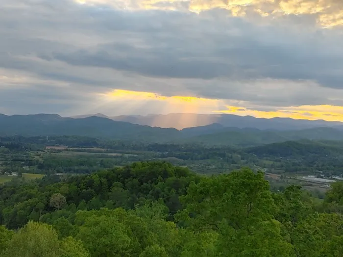 A Mountain View Vacation Picture 2