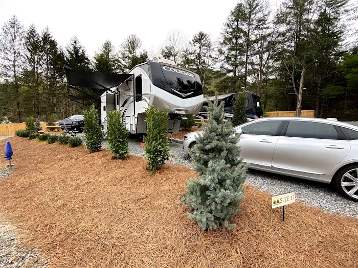 Land of Waterfalls RV Campground Picture 4