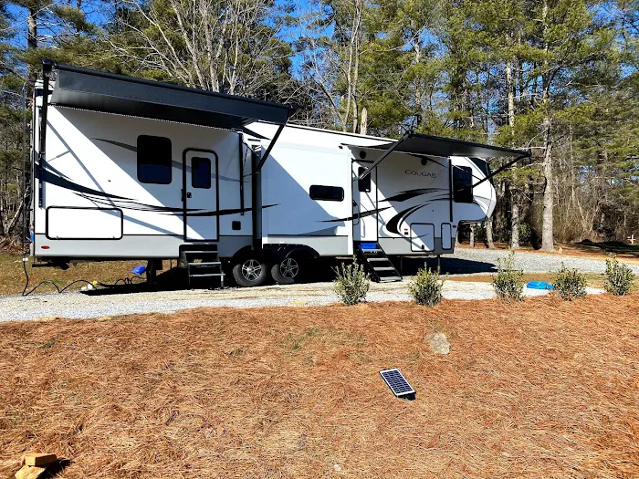 Land of Waterfalls RV Campground Picture 5