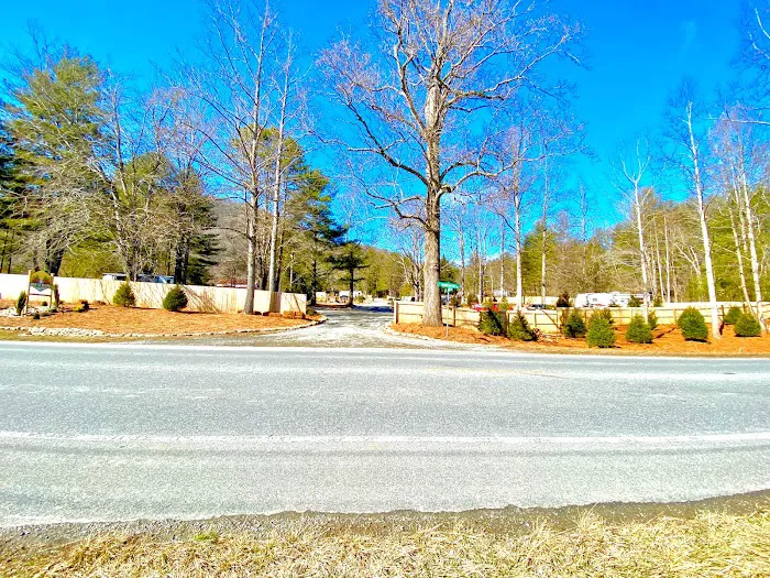 Land of Waterfalls RV Campground Picture 3