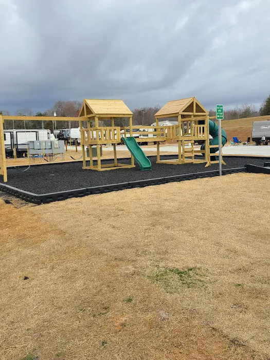 Carolina Crossroads RV Park Picture 4