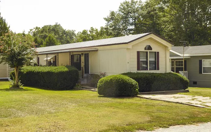 Coachwood Mobile Home Park Picture 4