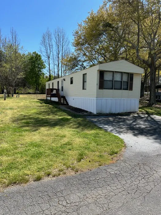 Fox Creek Mobile Home Park Picture 10