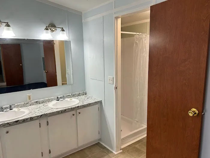 Fox Creek Mobile Home Park Picture 4