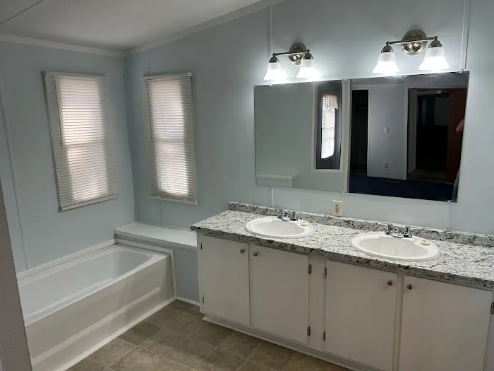 Fox Creek Mobile Home Park Picture 2