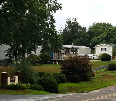 Simpsonville Mobile Home Park Picture 7