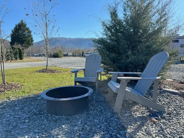 Pisgah Forest RV Park and Campground Picture 9