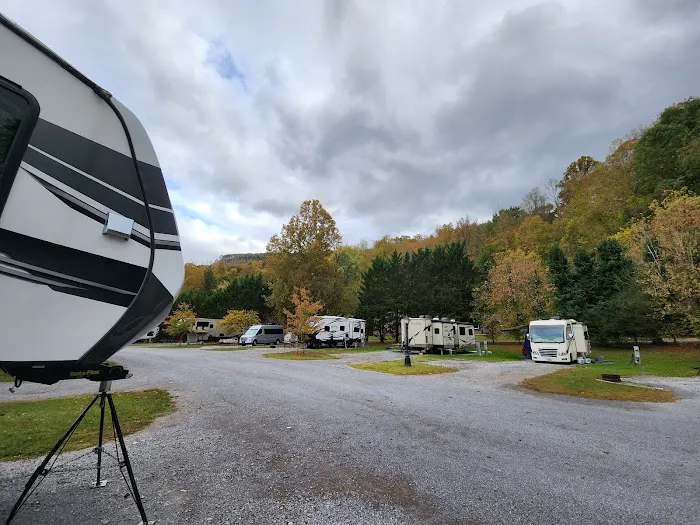 Jessie Lea RV Park & Campground Picture 2