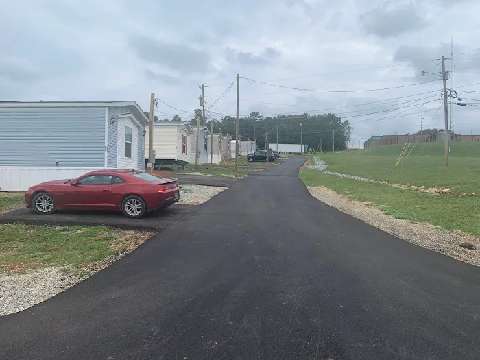 Three Oaks Mobile Home Park Picture 3