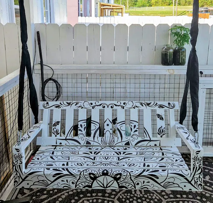 R & R's Modern Retreat Picture 8