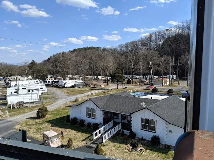 Tana-See Campground Picture 3