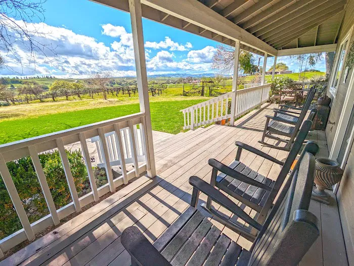 Vinyl Vineyards Picture 7