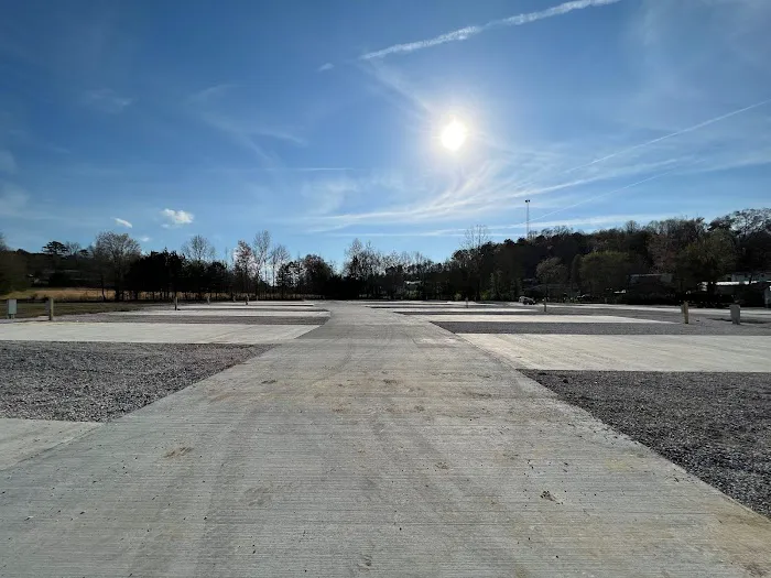 Funny Farm RV & Tiny Home Park Picture 7