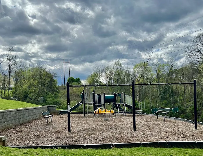 Crestmore Pointe Mobile Home Park Picture 3