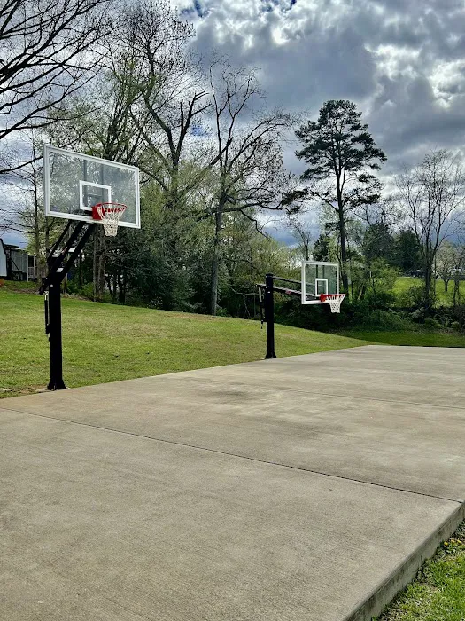 Crestmore Pointe Mobile Home Park Picture 5