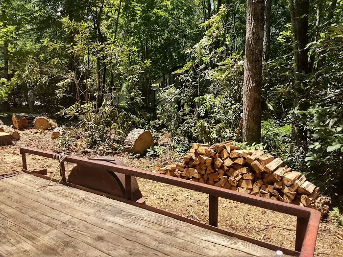 Edge of Smokies Campground Picture 9