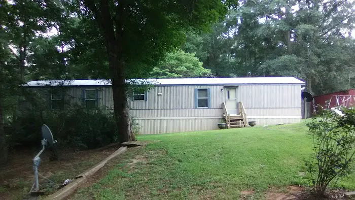 Country Air Mobile Home Park Picture 3