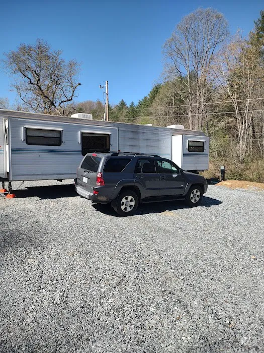 Ron's Carolina Blue sky RV campground Picture 5