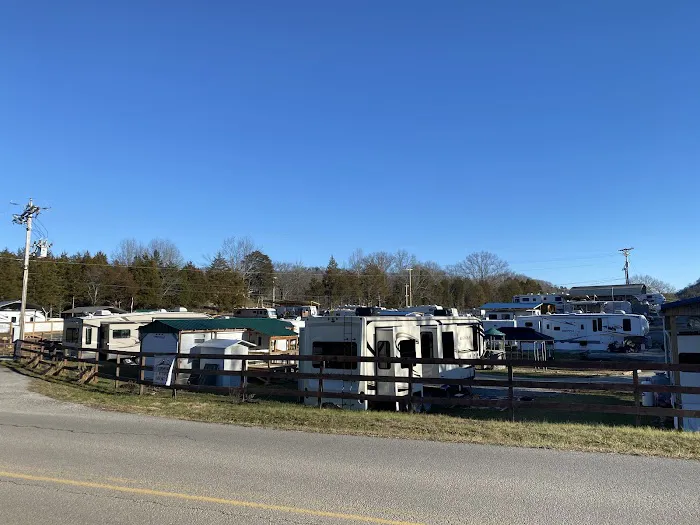 Lone Star RV Park Picture 1